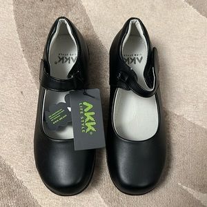 NWT Black Mary Jane Dress Shoes Size 3